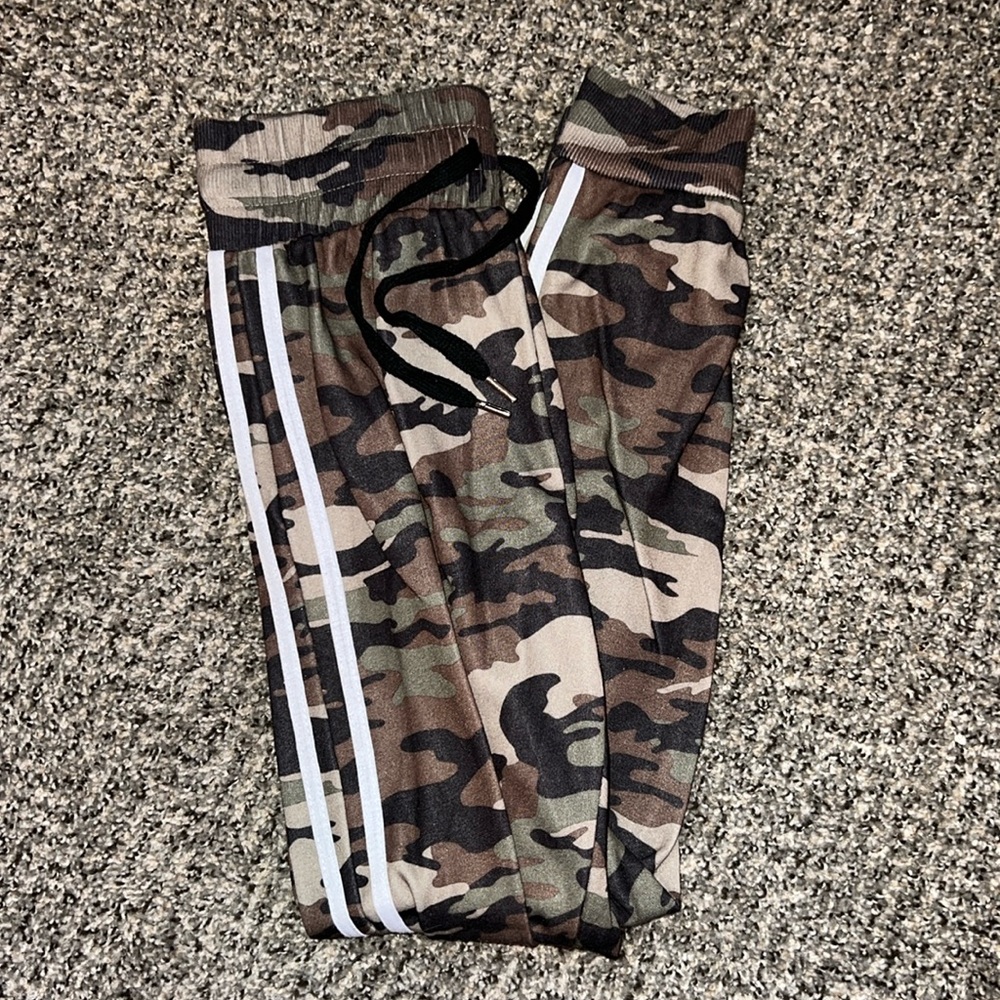 Rue 21 CAMO Jogger Sweatpants